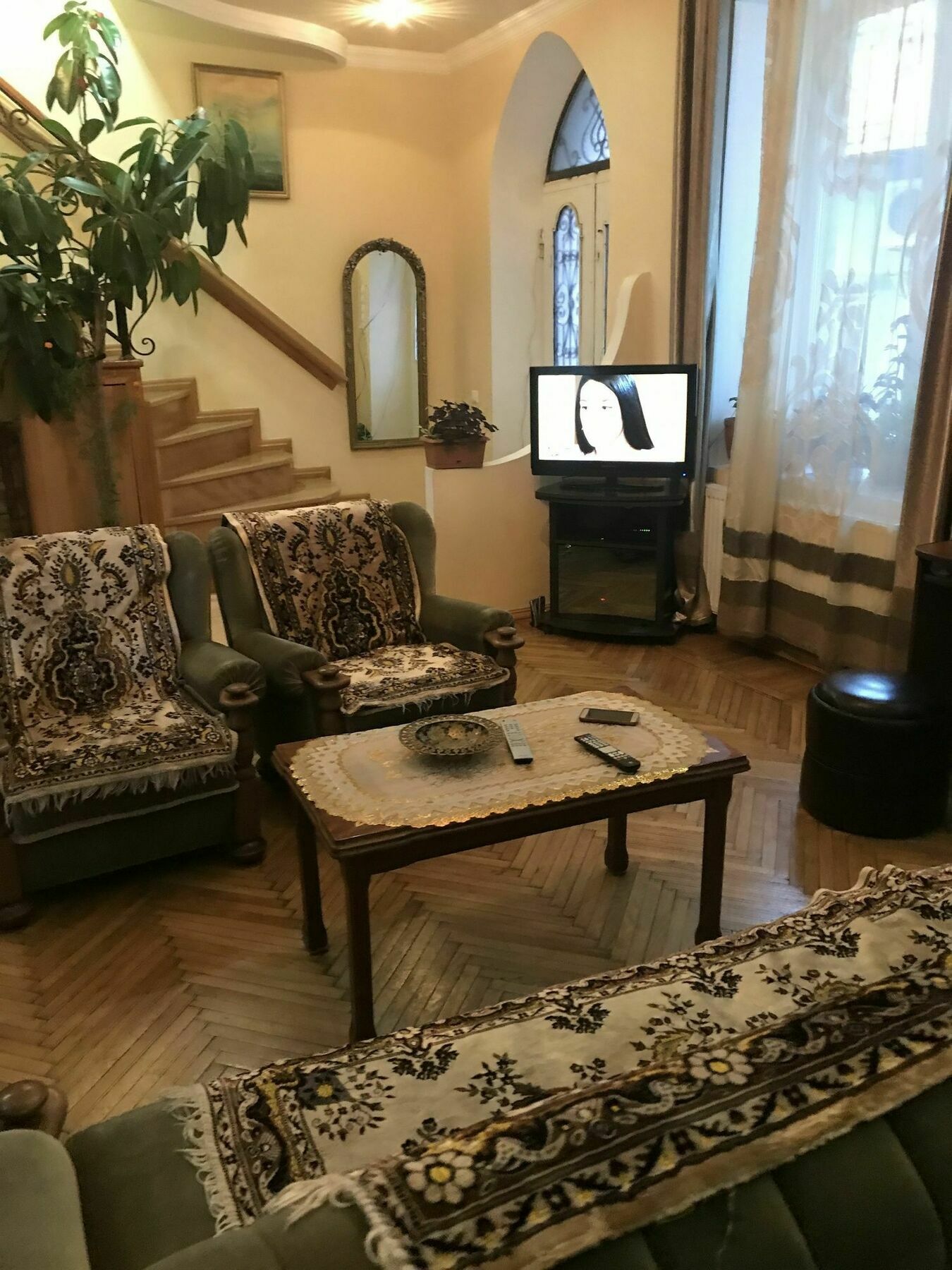 Family Hotel Parajanov ティビリシ エクステリア 写真
